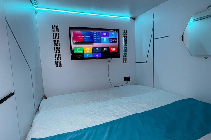 Room 10 of 11