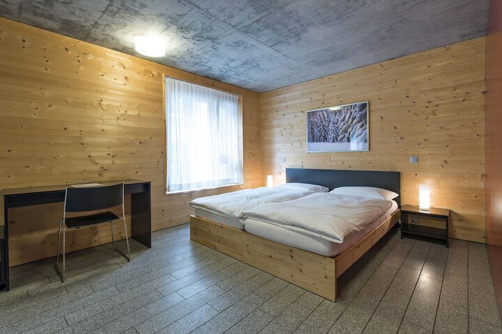 Room 8 of 42