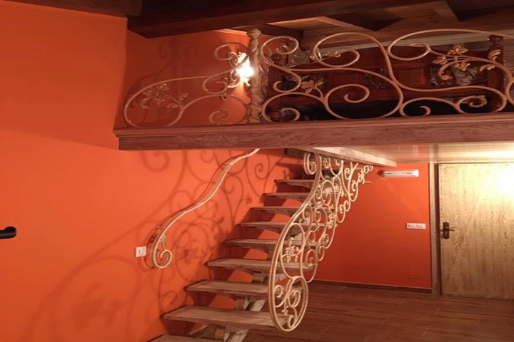 Room 9 of 21