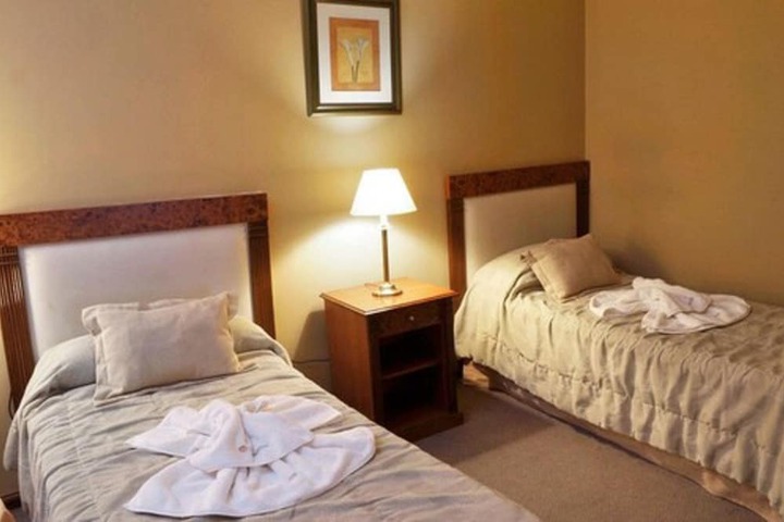 Room 9 of 28