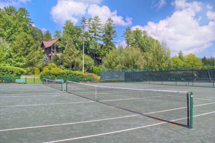 Tennis court