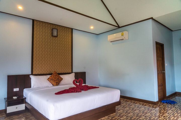 Room 13 of 107