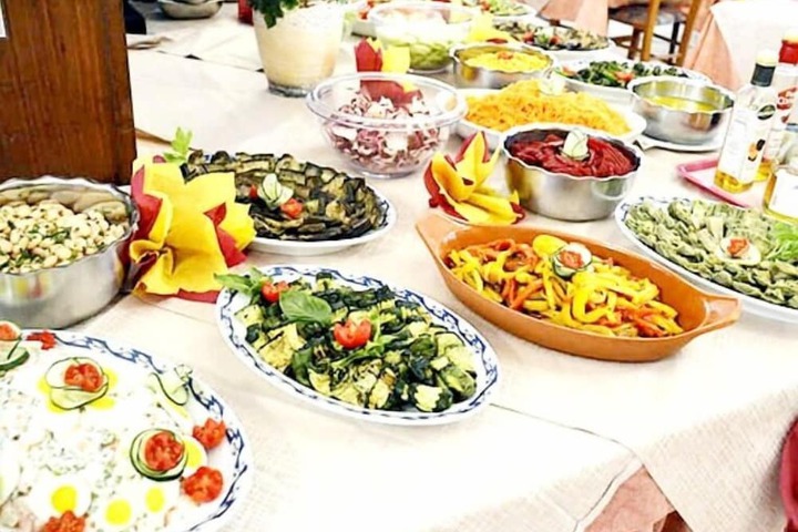 Dining 62 of 103
