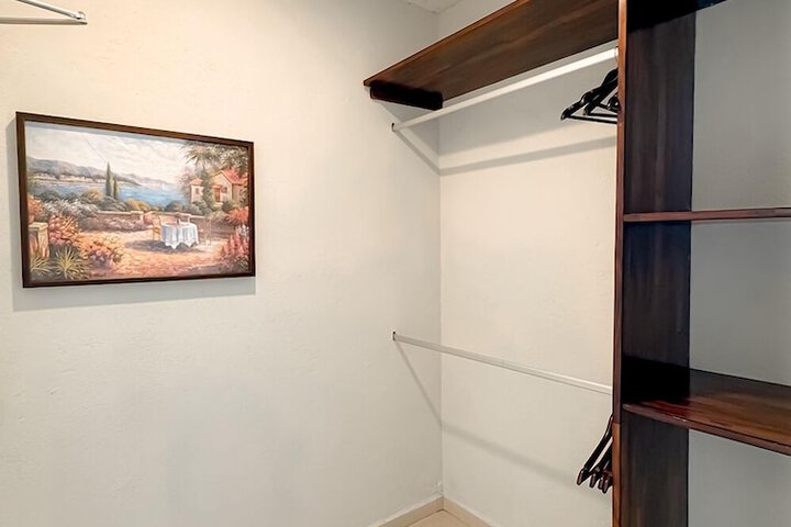 Room 30 of 121