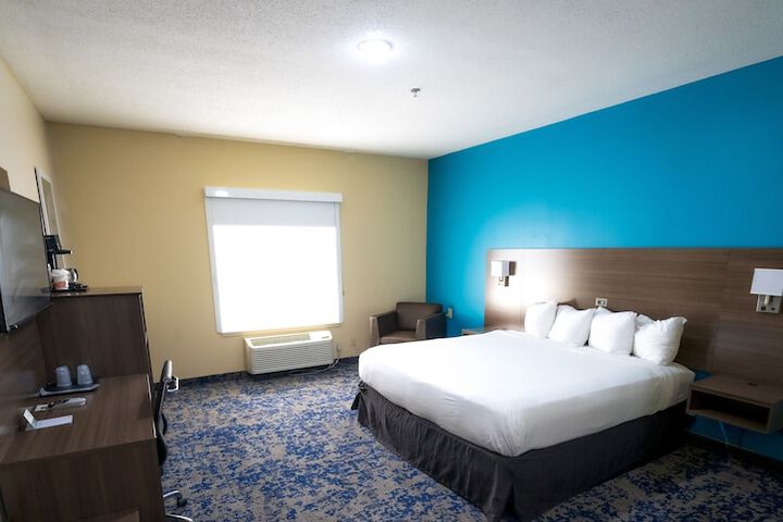 Room 7 of 28