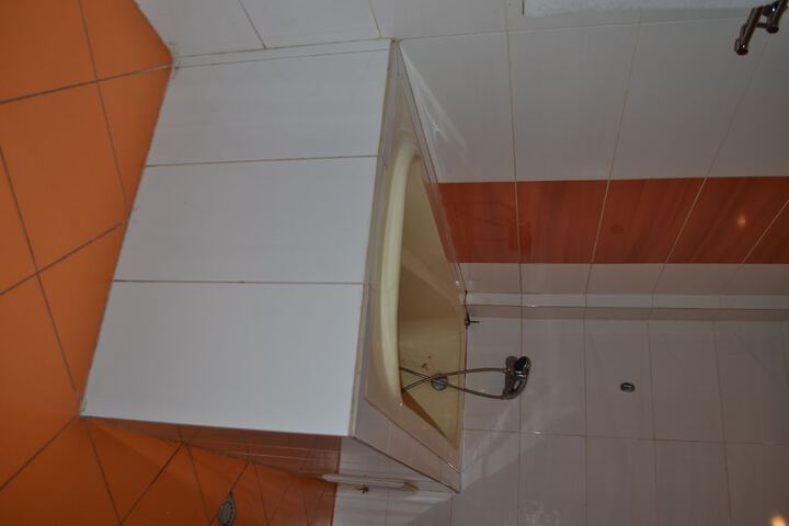 Room 5 of 6