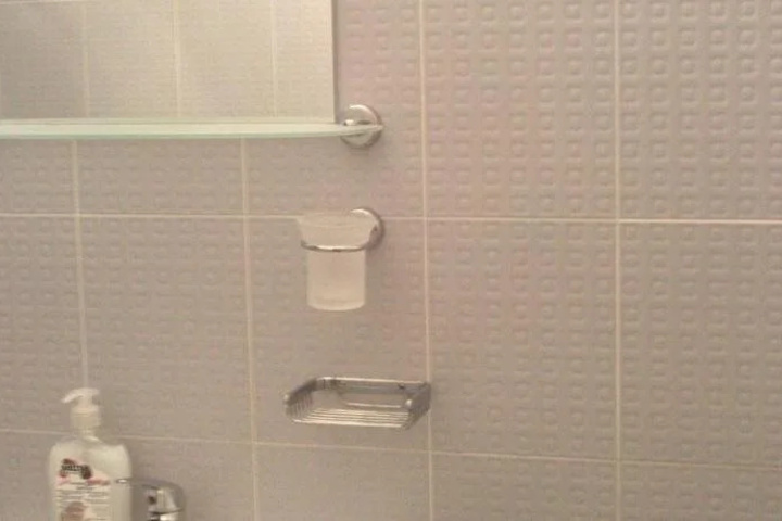Room 8 of 10