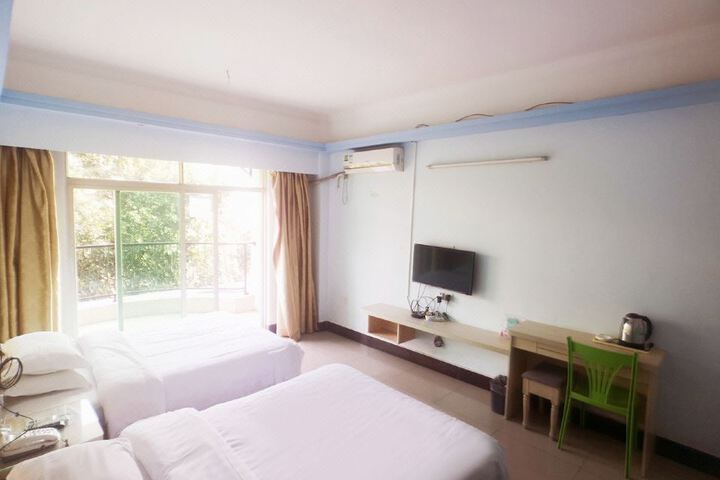 Qionghai Hongchang Jusha Hotel