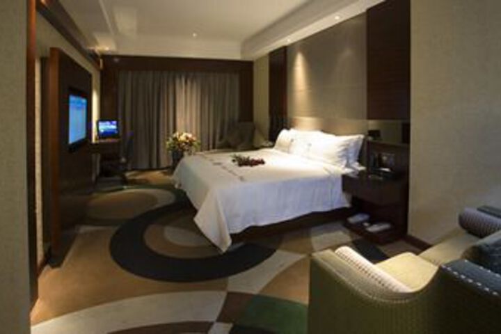 Room 11 of 21