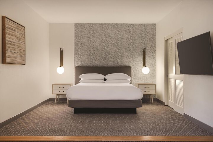 Room 17 of 154