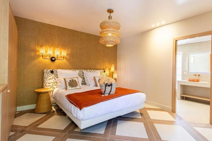 Room 4 of 29