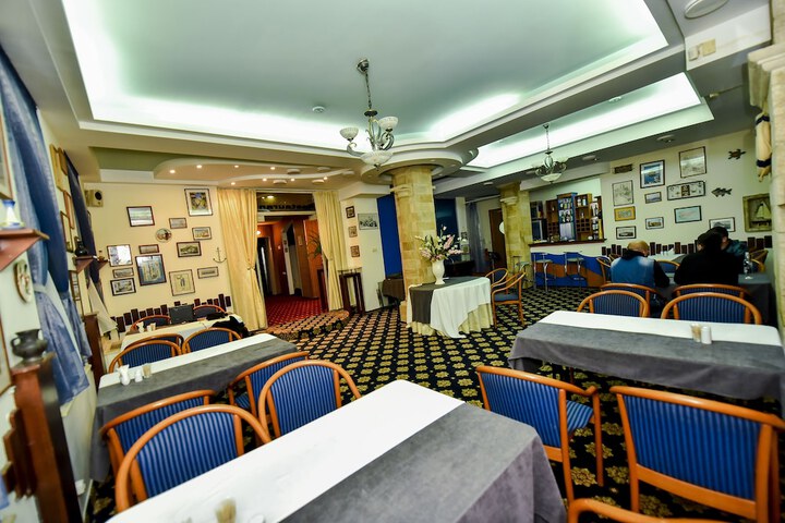 Dining Photos