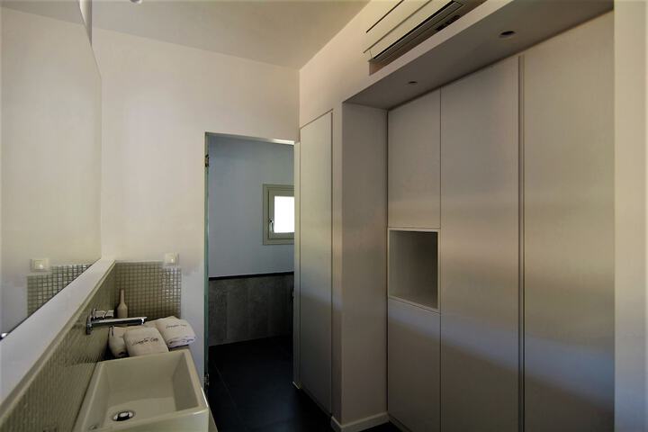 Room 18 of 80