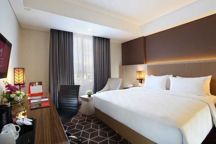 Room 4 of 43