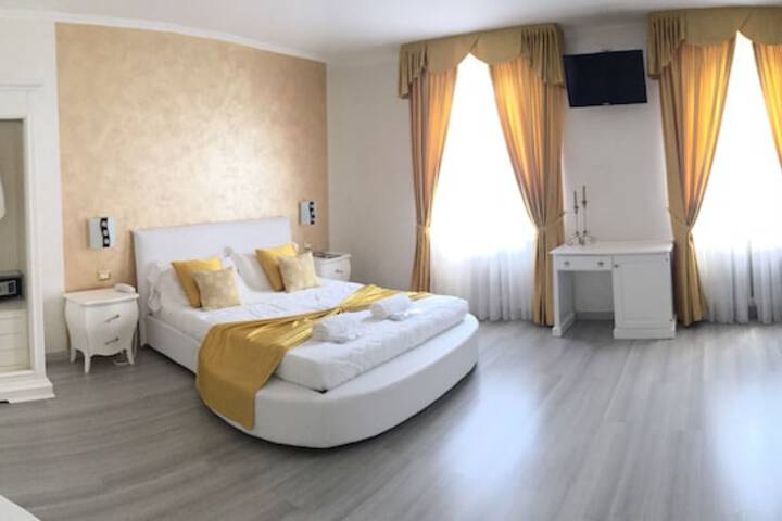 Room 15 of 49