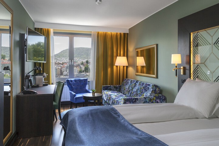 Room 21 of 64