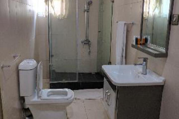 Room 5 of 10