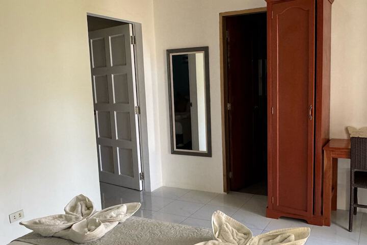Room 16 of 65