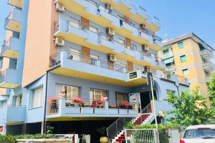 Hotel Majestic