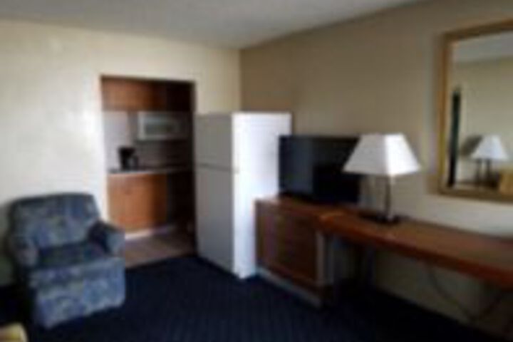 Room 32 of 39