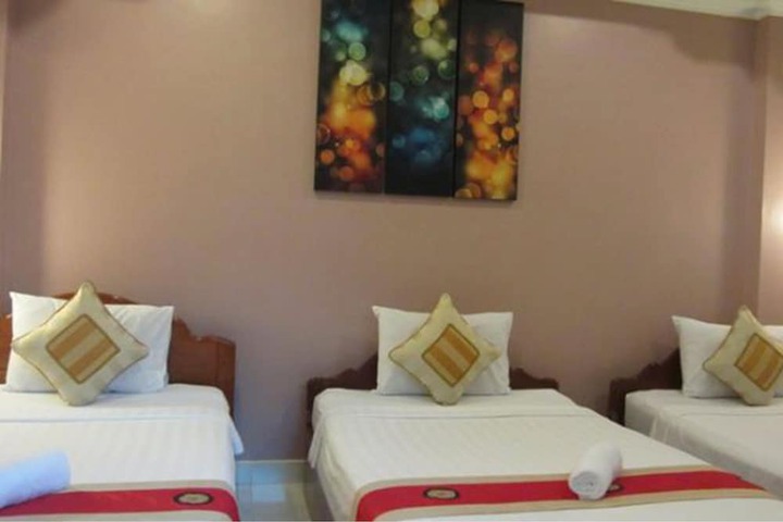 Room 4 of 53