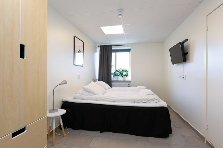 Room 5 of 28