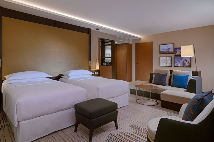 Room 42 of 256