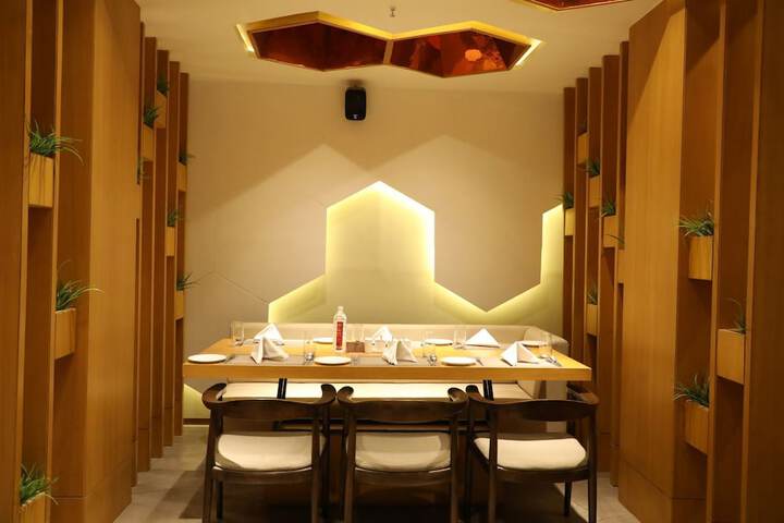 Dining 38 of 45