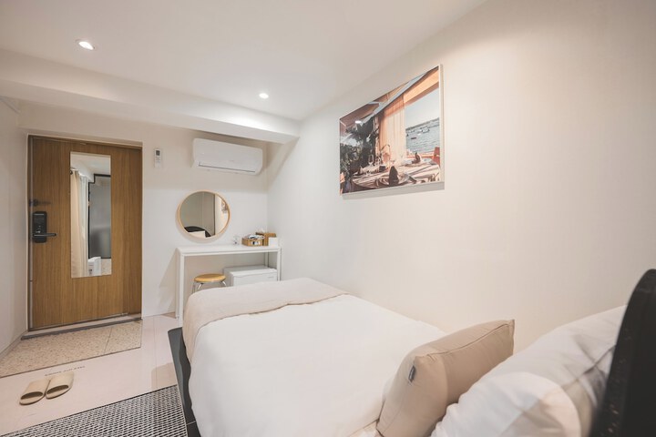 Room 20 of 117