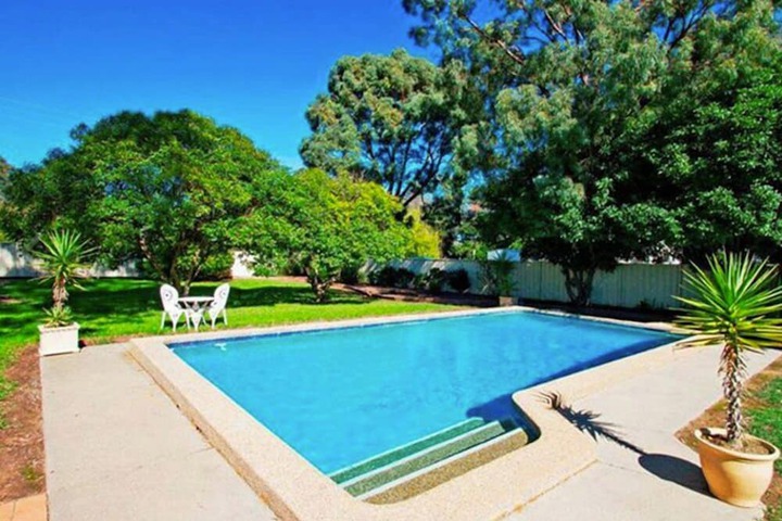 Pool 26 of 40