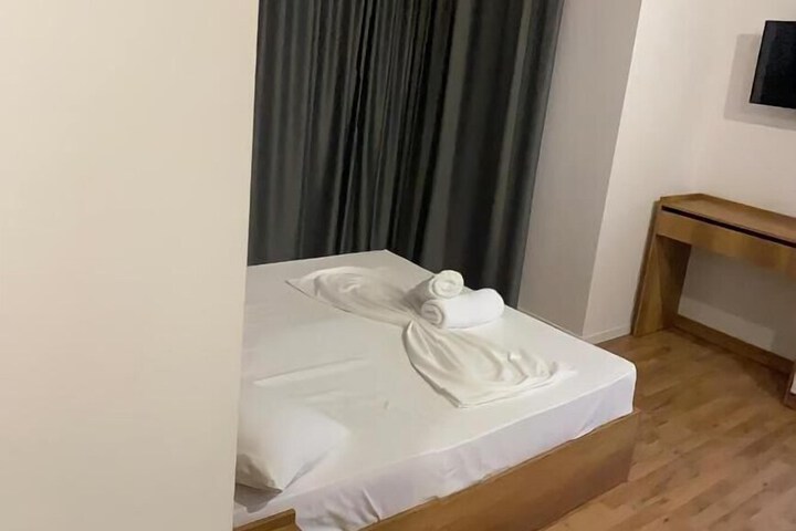 Room 7 of 34