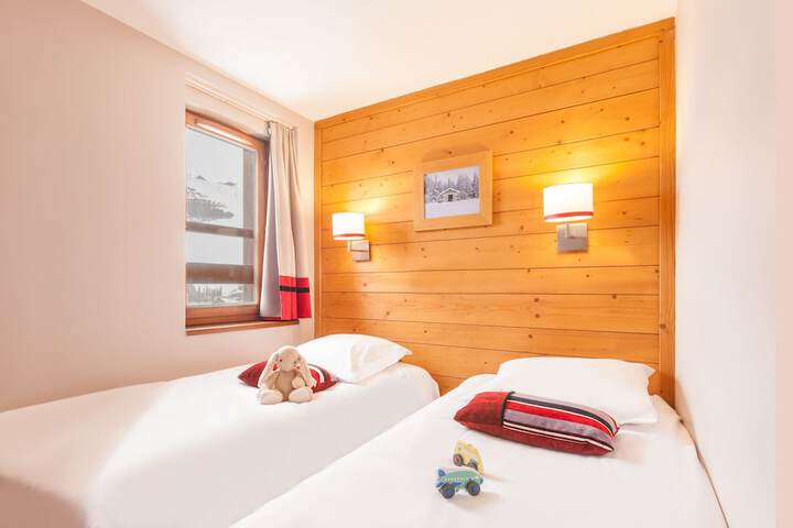 Room 3 of 60