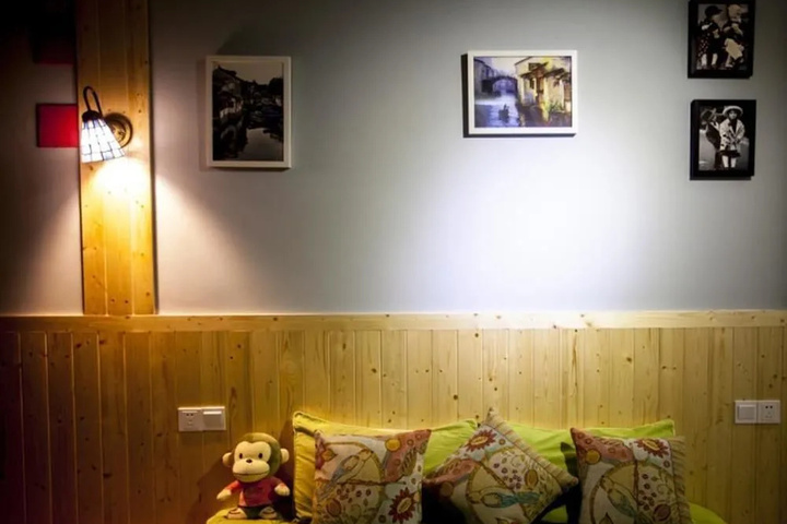 Room 3 of 20