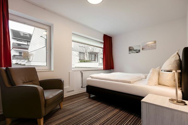 Room 7 of 34