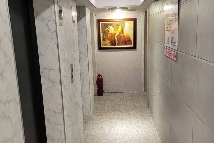 Room 26 of 59