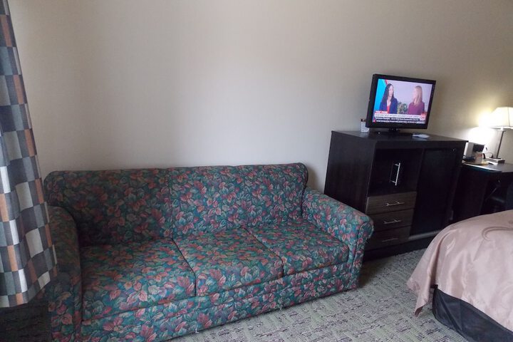 1 King Bed Business Room (17 of 24)