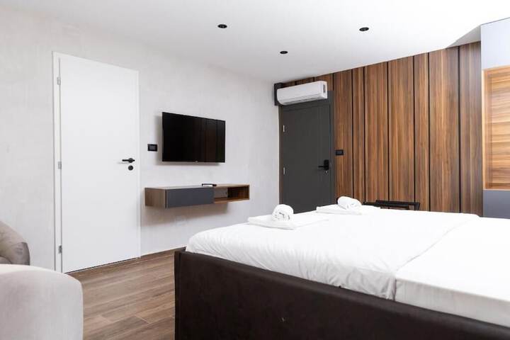 Room 10 of 36