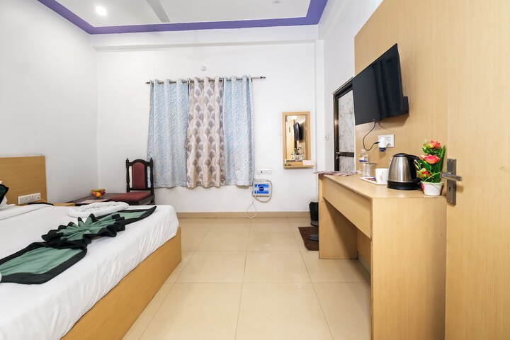 Room 16 of 30