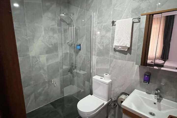 Room 15 of 20