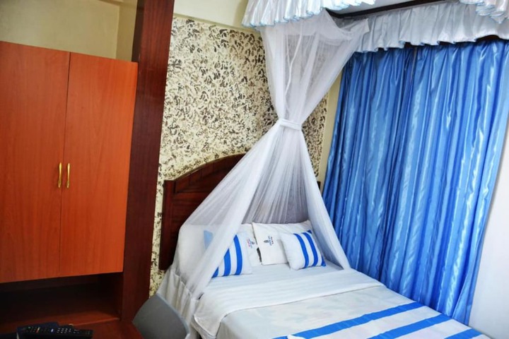 Room 2 of 25
