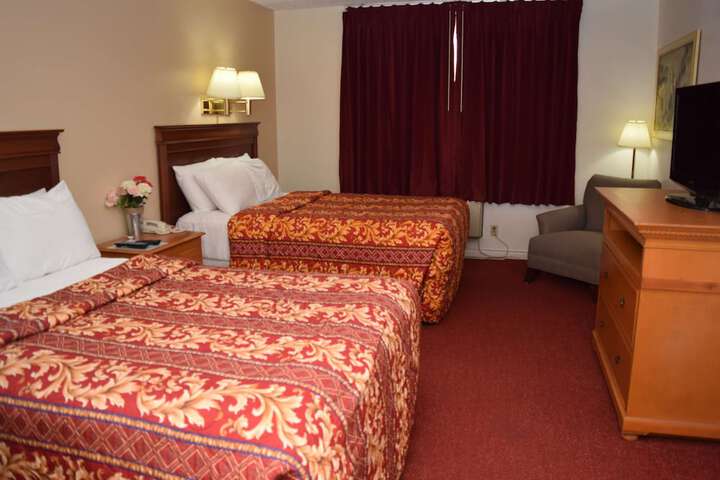 1 Queen Bed (3 of 25)