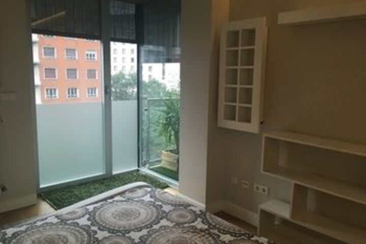 Room 9 of 20