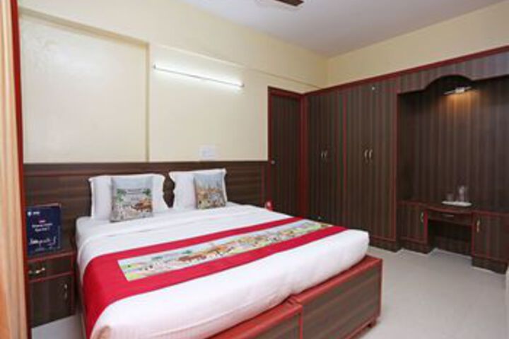 Room 8 of 27