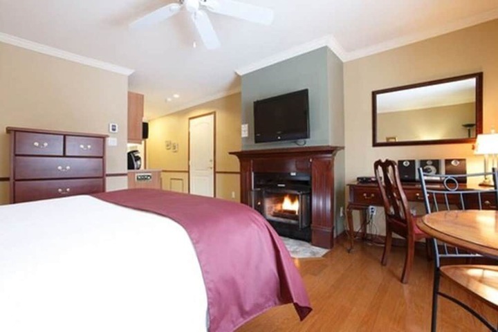 Room 6 of 32