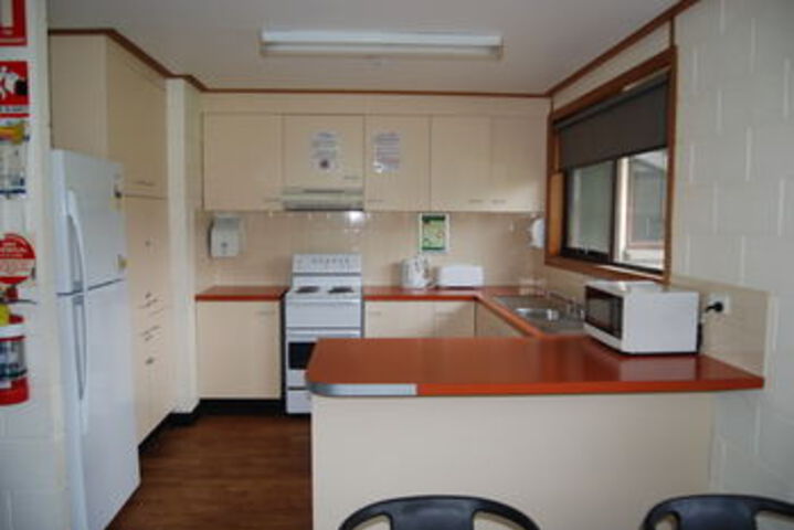 Room 6 of 9