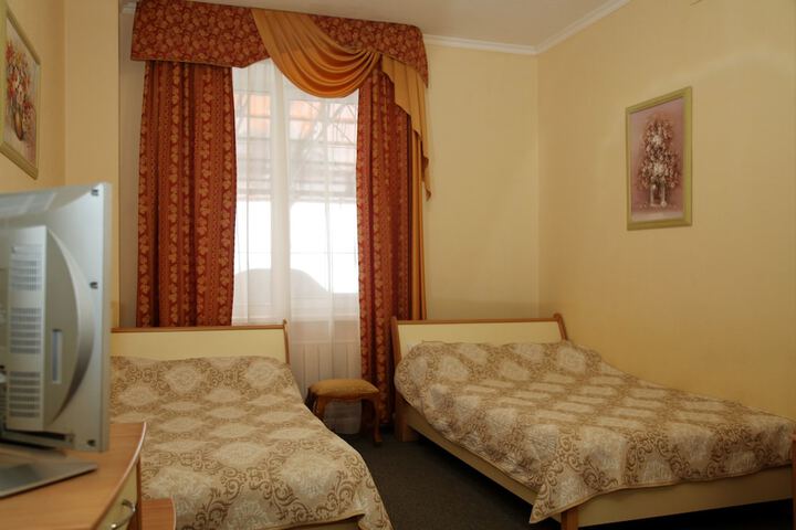 Room 4 of 123