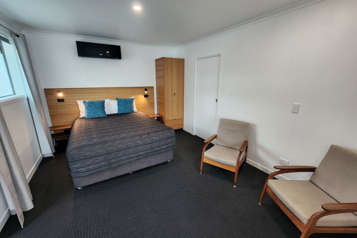 Room 9 of 47