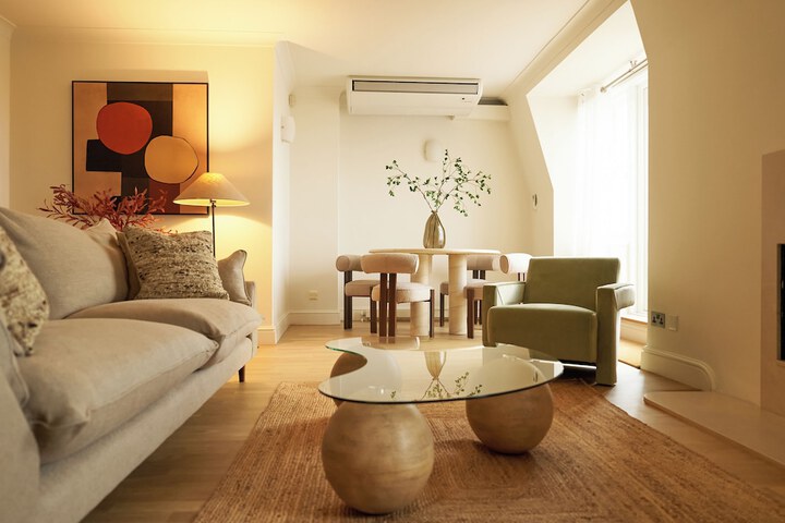 Room 16 of 33