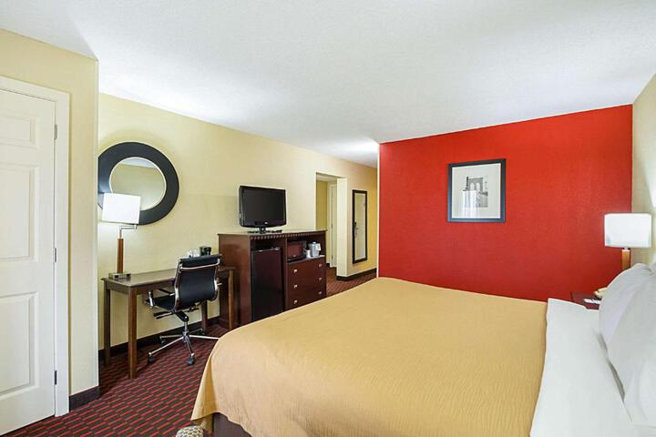 2 Queen Beds (9 of 13)