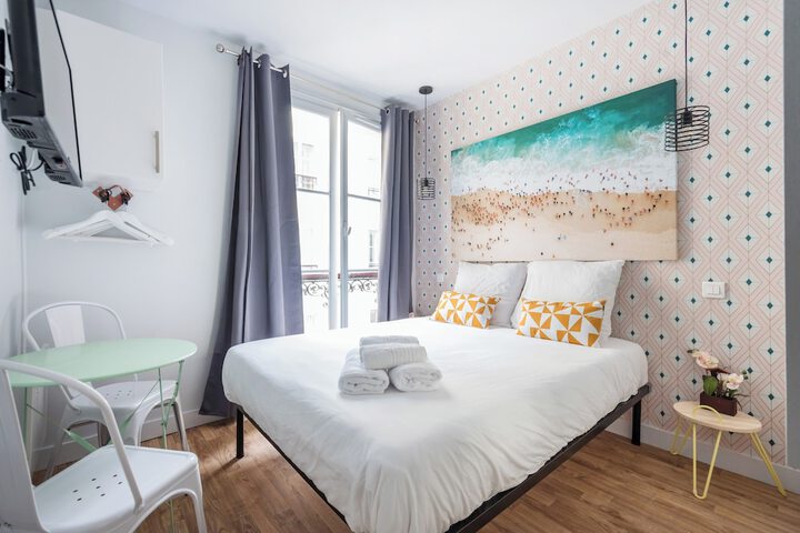 Room 32 of 60